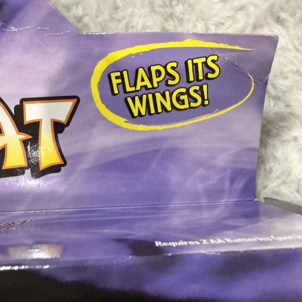 Vintage Hanging Flying Bat Flaps Halloween Animated Prop Decor Decoration 2002